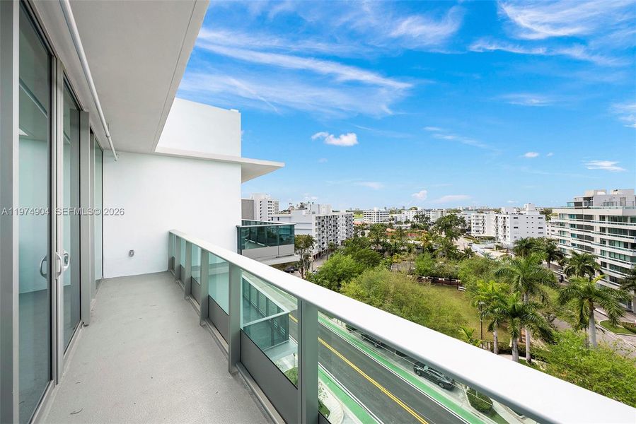 Condo located in Bay Harbor Islands, FL showcasing its design and architecture (Image 5).