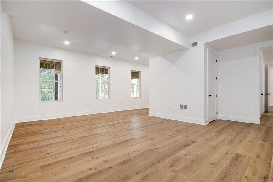 Spacious, unfurnished interior of a new home in , Dawsonville (Image 28).