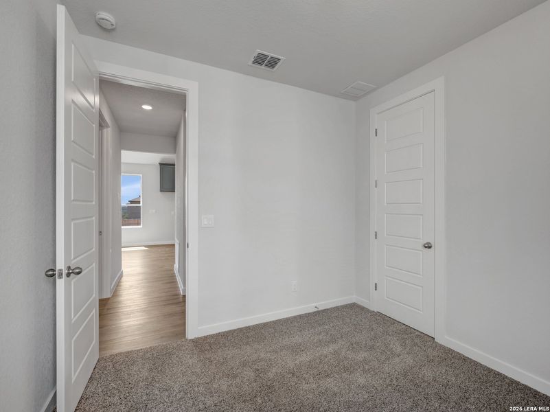 Spacious, unfurnished interior of a new home in , San Antonio (Image 34).