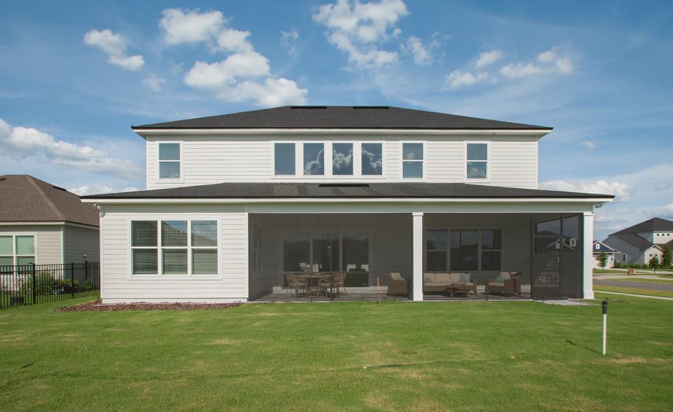 Exterior details and patio area of a home in Oakmont, Gainesville (Image 2).