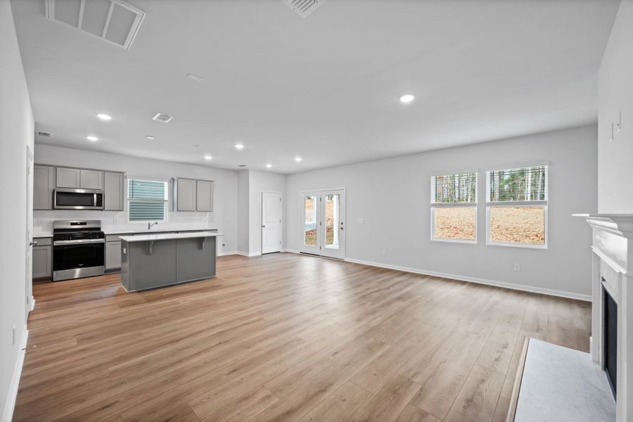 Spacious, unfurnished interior of a new home in Grand Arbor, Blythewood (Image 15).