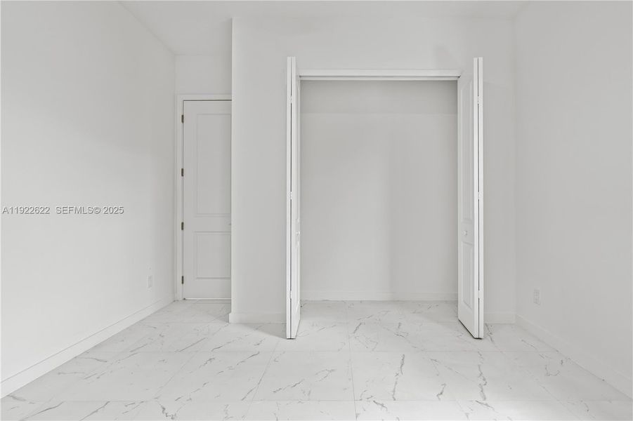 Spacious, unfurnished interior of a new home in , Lehigh Acres (Image 30).