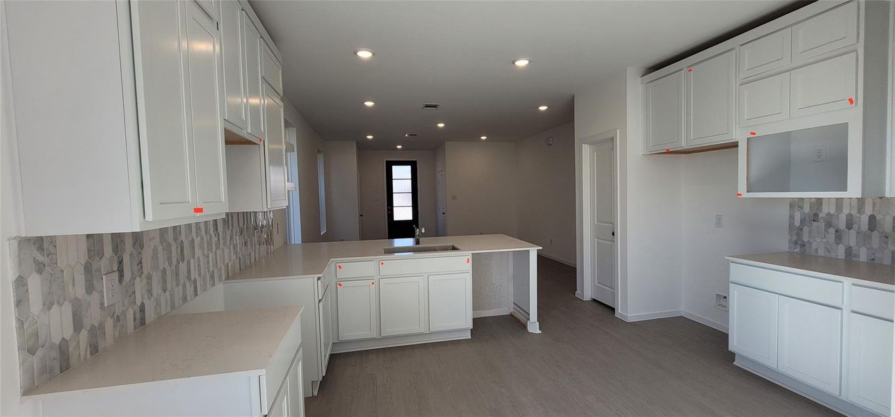 Pictures are representative of same floor plan - not the actual home Pictures are representative of same floor plan - not the actual home