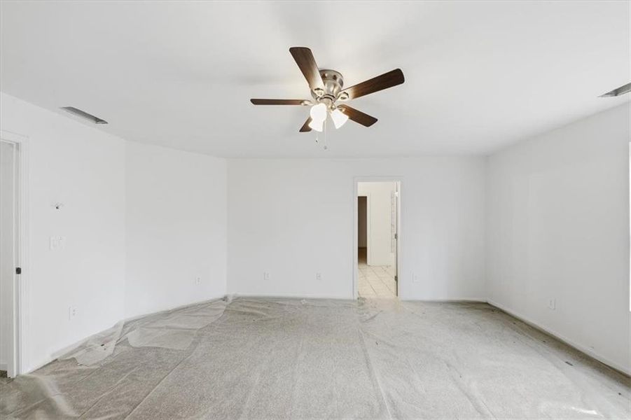 Spacious, unfurnished interior of a new home in , Carrollton (Image 35).