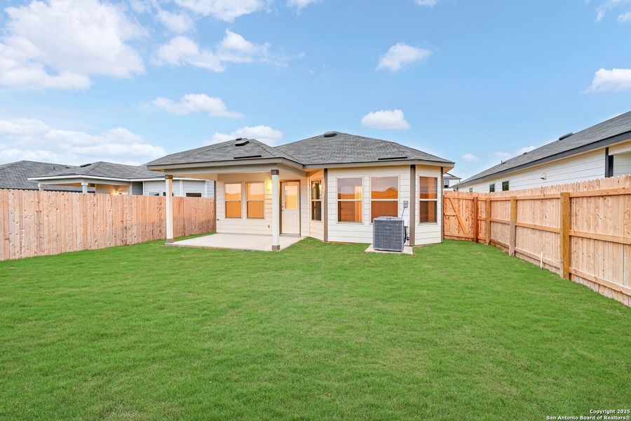 Exterior details and patio area of a home in Park Place, New Braunfels (Image 3).
