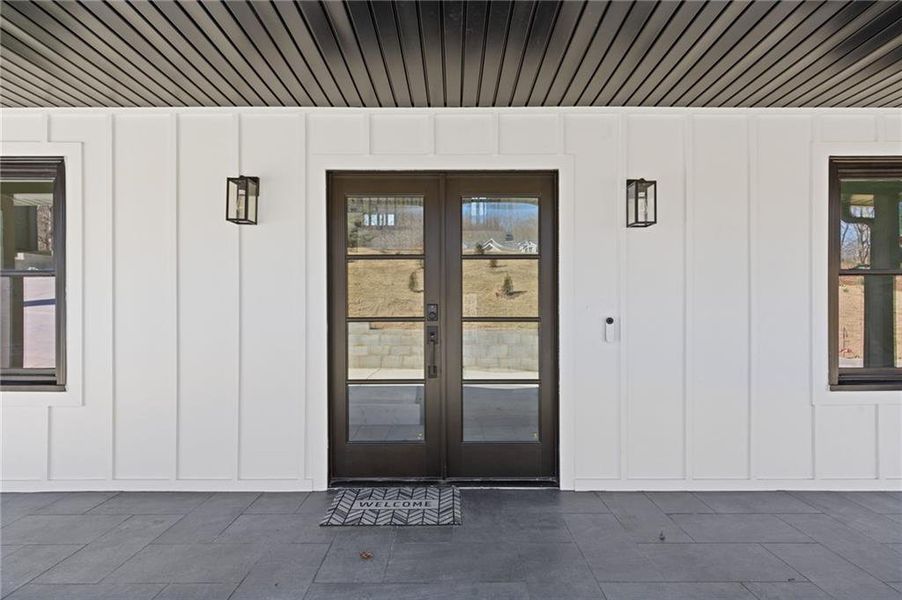 Exterior details and patio area of a home in , Gainesville (Image 28).