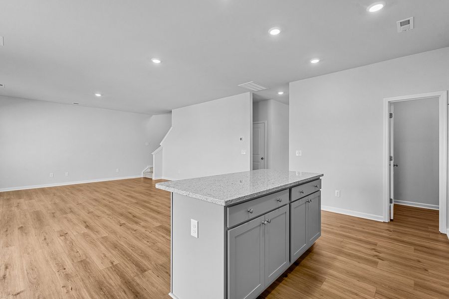 Image 37 of a home in Hanes Lake.