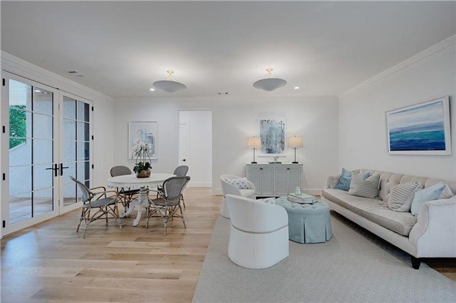 Furnished interior view inside a new home in , Atlanta (Image 94).