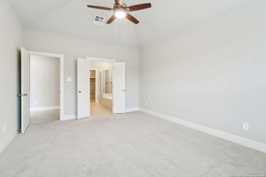 Spacious, unfurnished interior of a new home in Sagebrooke - Classic Series, San Antonio (Image 33). Spacious, unfurnished interior of a new home in Sagebrooke - Classic Series, San Antonio (Image 33).