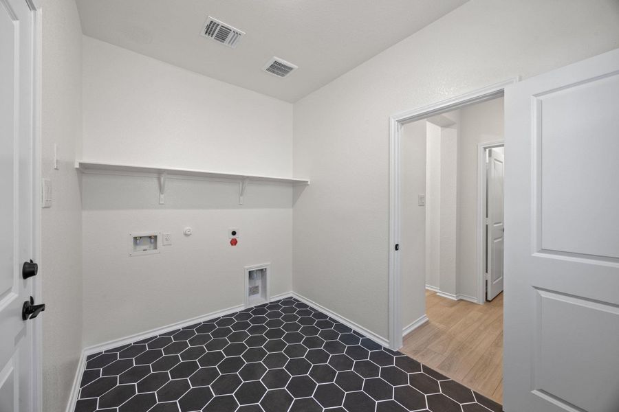 Spacious, unfurnished interior of a new home in Salerno - Classic Collection, Round Rock (Image 27).