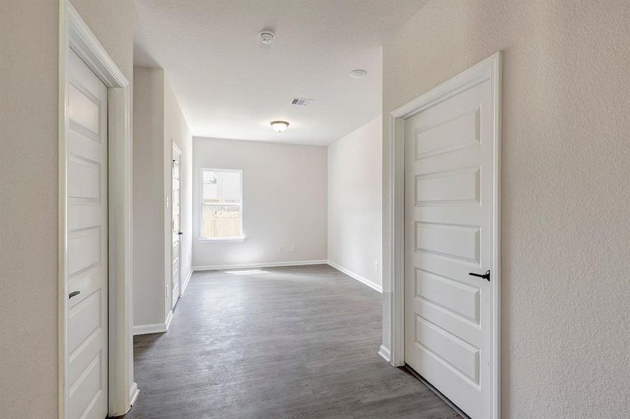 Spacious, unfurnished interior of a new home in , Trenton (Image 7).