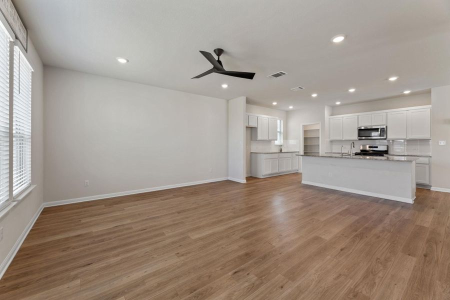 Spacious, unfurnished interior of a new home in The Ridge at Trinity Ranch, Elgin (Image 29). Spacious, unfurnished interior of a new home in The Ridge at Trinity Ranch, Elgin (Image 29).
