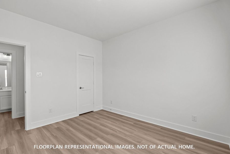 Spacious, unfurnished interior of a new home in Sorella, Tomball (Image 21).