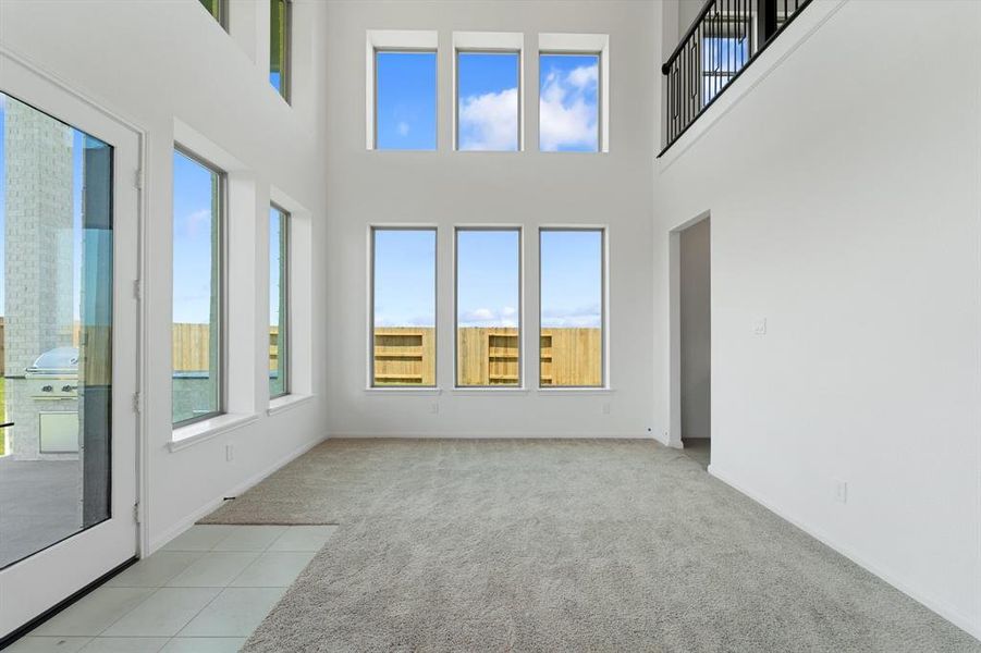 Spacious, unfurnished interior of a new home in Valencia 60', Manvel (Image 31).