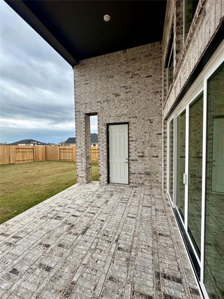 Exterior details and patio area of a home in Briarley, Montgomery (Image 3).