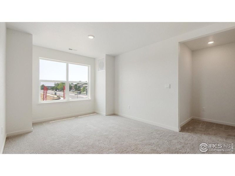 Spacious, unfurnished interior of a new home in Vantage, Berthoud (Image 22).