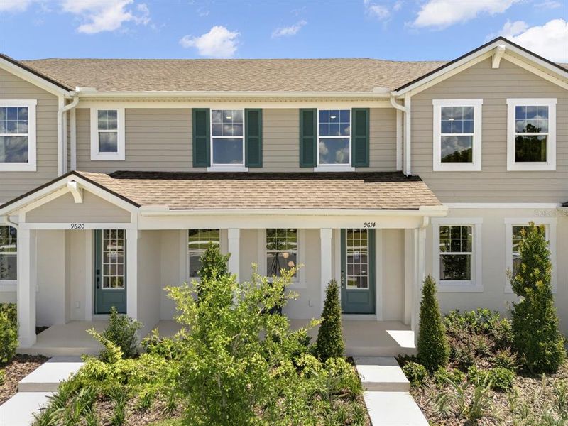 Exterior details and patio area of a home in Meridian Parks, Orlando (Image 1).