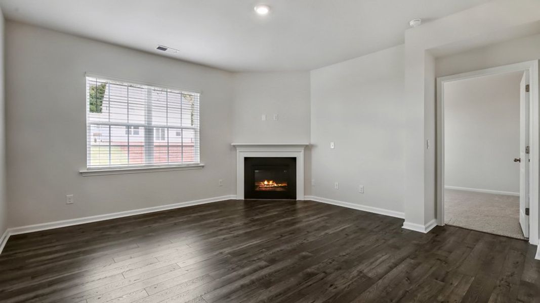 Spacious, unfurnished interior of a new home in Ridgewood Farms, Winterville (Image 16).