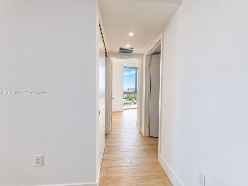 Spacious, unfurnished interior of a new home in , Miami (Image 18).