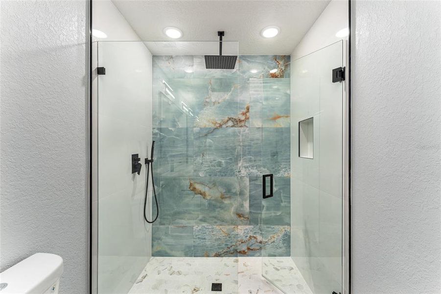 Furnished interior view inside a new home in , Dunnellon (Image 15).