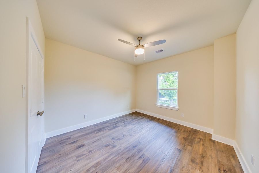 Sleek finishes create a modern and elegant look throughout the home’s interior. Sleek finishes create a modern and elegant look throughout the home’s interior.