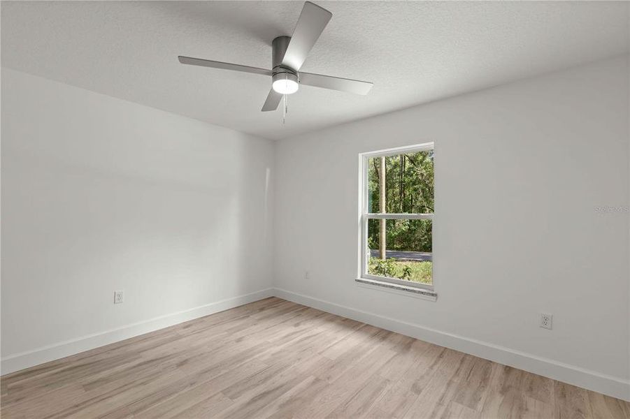 Spacious, unfurnished interior of a new home in , Dunnellon (Image 19).