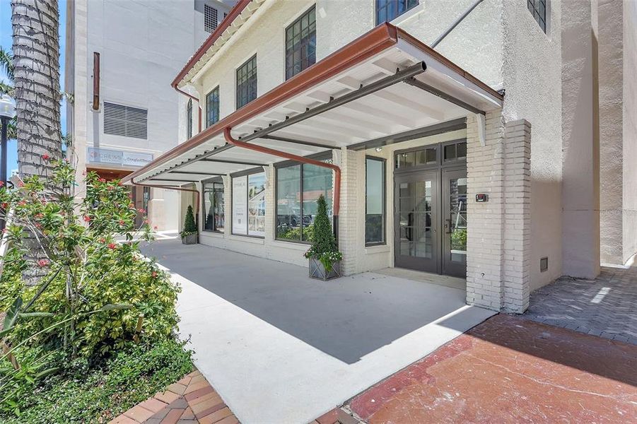 Front exterior of a new home in , Sarasota, FL, highlighting curb appeal (Image 14).