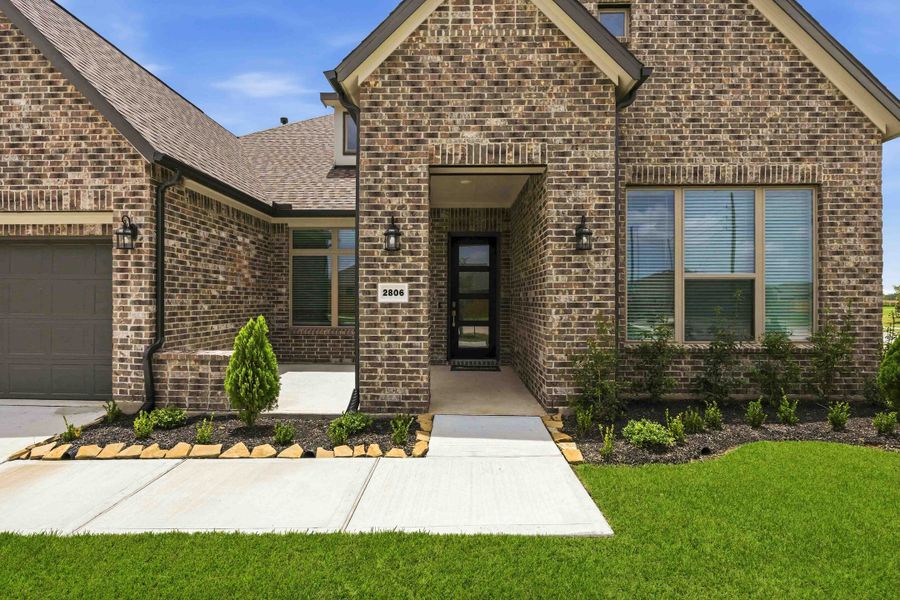 Exterior details and patio area of a home in Canterra Creek 60', Rosharon (Image 3). Exterior details and patio area of a home in Canterra Creek 60', Rosharon (Image 3).