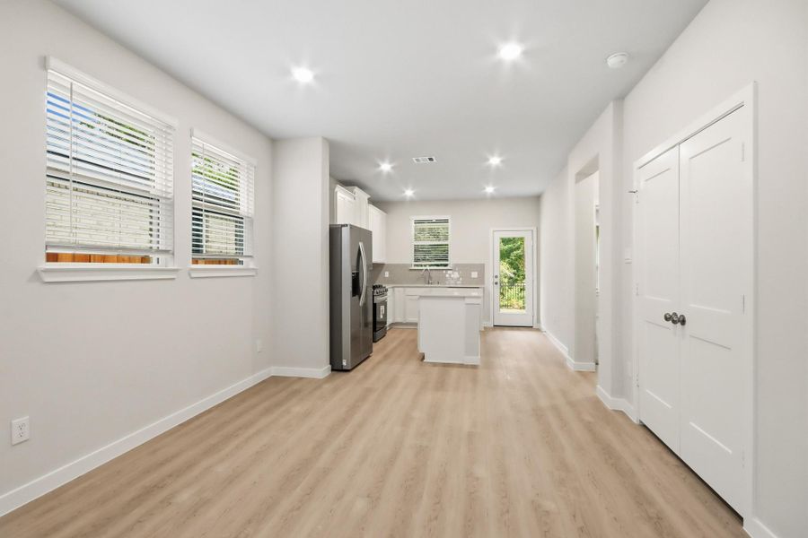 Spacious, unfurnished interior of a new home in Audubon, Magnolia (Image 13).