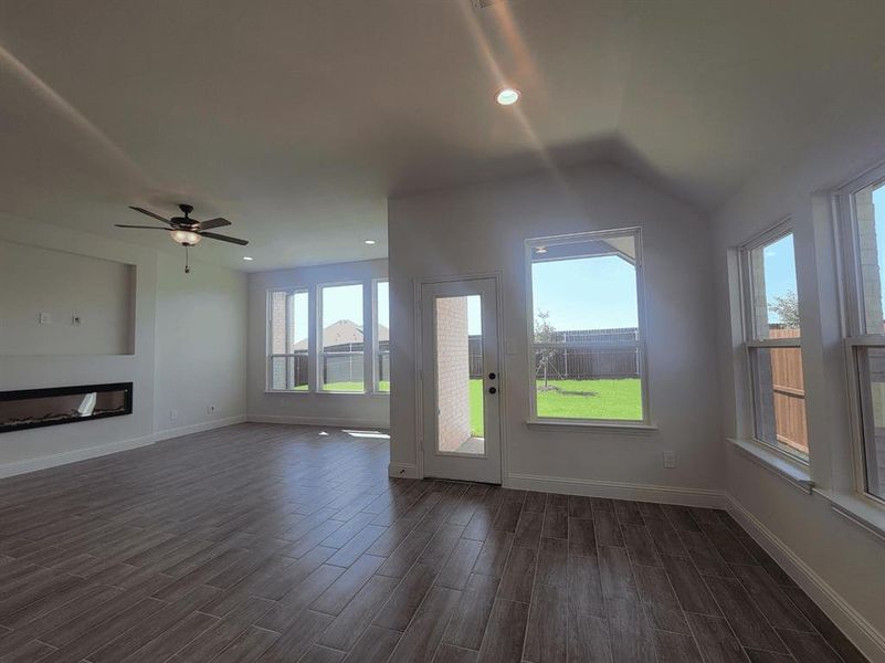 Spacious, unfurnished interior of a new home in Mercer Meadows, Royse City (Image 17). Spacious, unfurnished interior of a new home in Mercer Meadows, Royse City (Image 17).