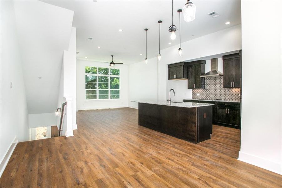 Furnished interior view inside a new home in , Farmers Branch (Image 11).