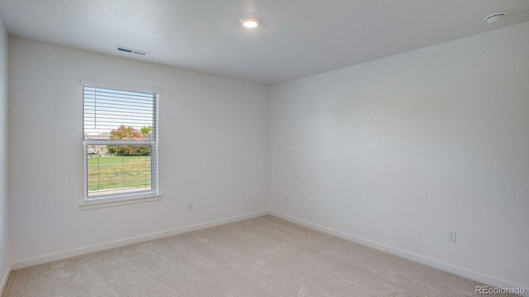 Spacious, unfurnished interior of a new home in Hansen Farm, Fort Collins (Image 33).