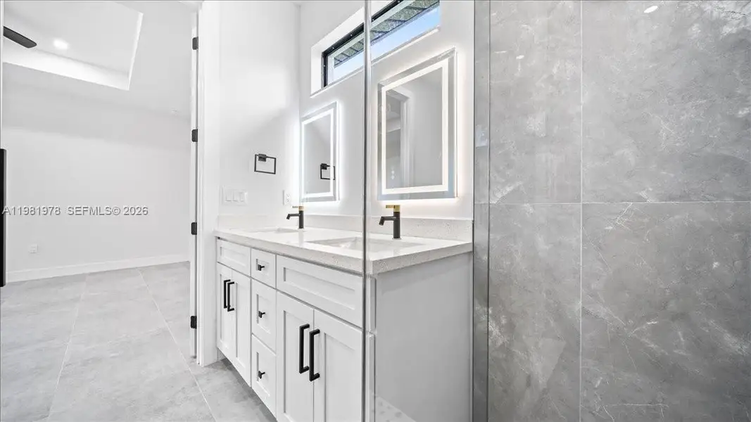 Furnished interior view inside a new home in , Cape Coral (Image 6).