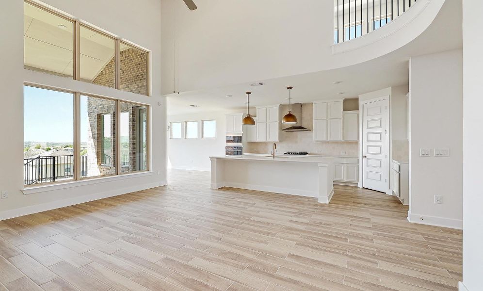 Spacious, unfurnished interior of a new home in Lakeside at Tessera - 50', Lago Vista (Image 13).