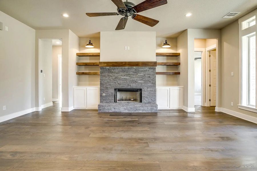 Representative unfurnished interior of a home built from the The Colin by Elmwood Custom Homes in Aledo Heights, Aledo (Image 42).
