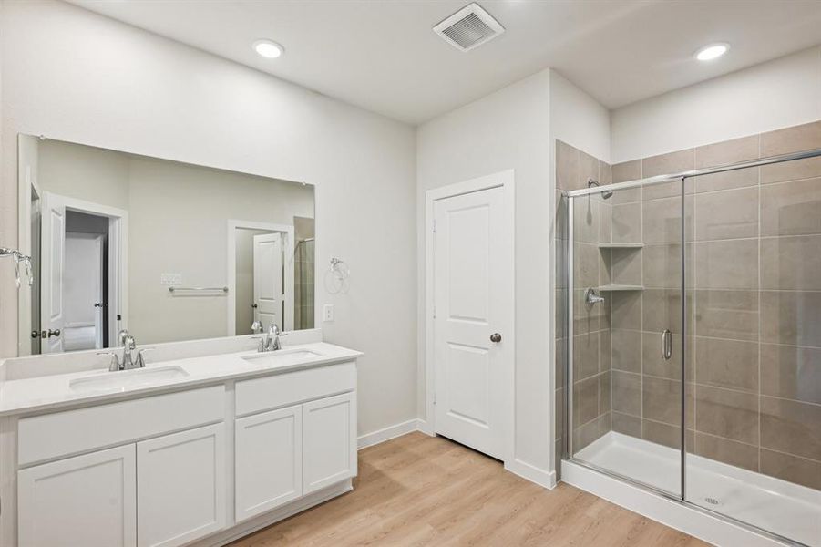 Furnished interior view inside a new home in Summerwood Estates, Red Oak (Image 7). Furnished interior view inside a new home in Summerwood Estates, Red Oak (Image 7).