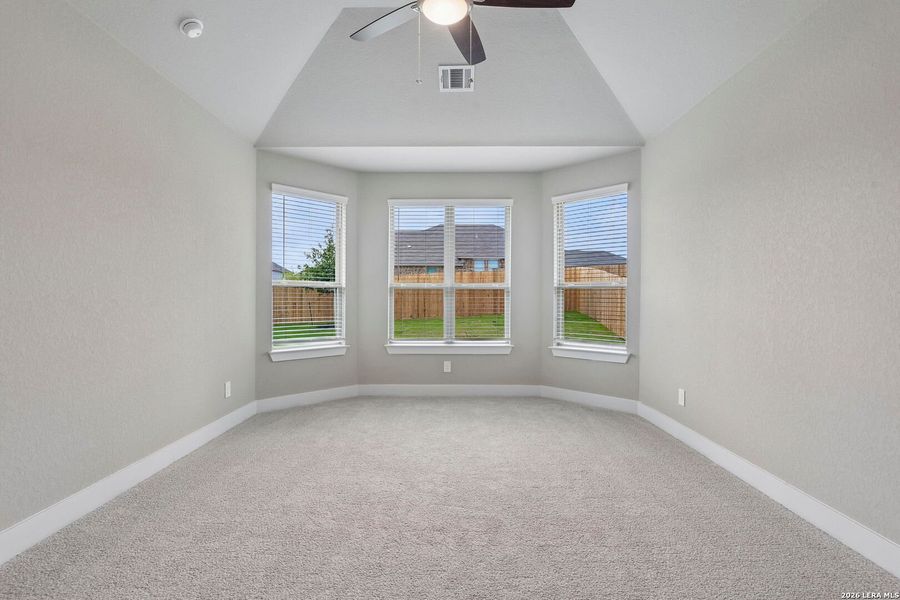 Spacious, unfurnished interior of a new home in Fox Falls, Boerne (Image 31). Spacious, unfurnished interior of a new home in Fox Falls, Boerne (Image 31).