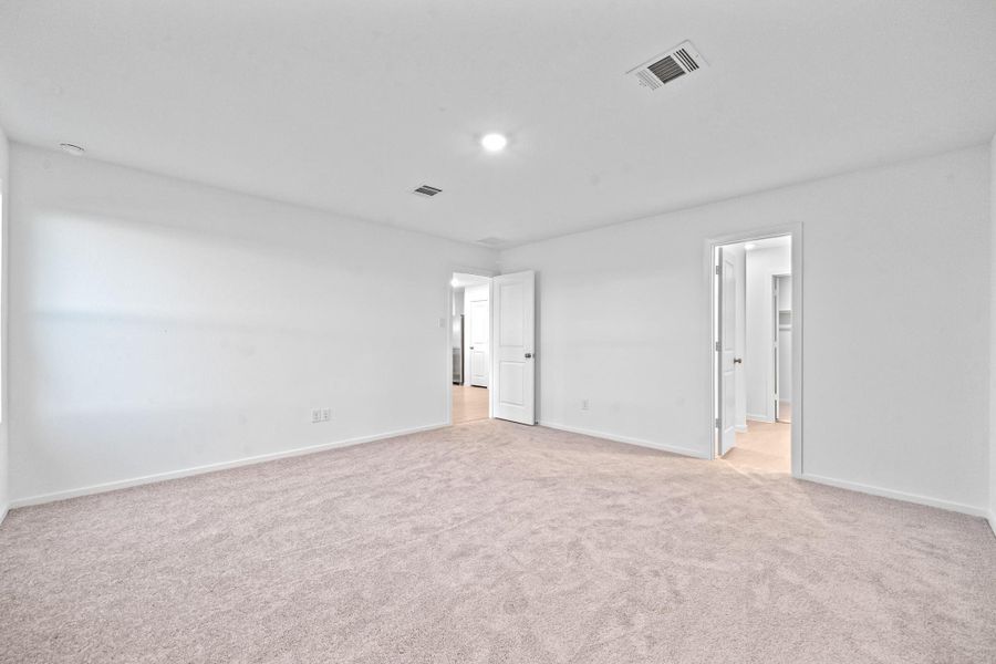Spacious, unfurnished interior of a new home in Sunterra, Katy (Image 18). Spacious, unfurnished interior of a new home in Sunterra, Katy (Image 18).