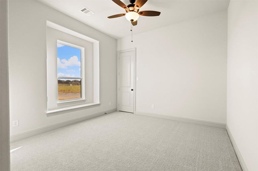 Spacious, unfurnished interior of a new home in Levante - 1 Acre Lots, Waxahachie (Image 16). Spacious, unfurnished interior of a new home in Levante - 1 Acre Lots, Waxahachie (Image 16).