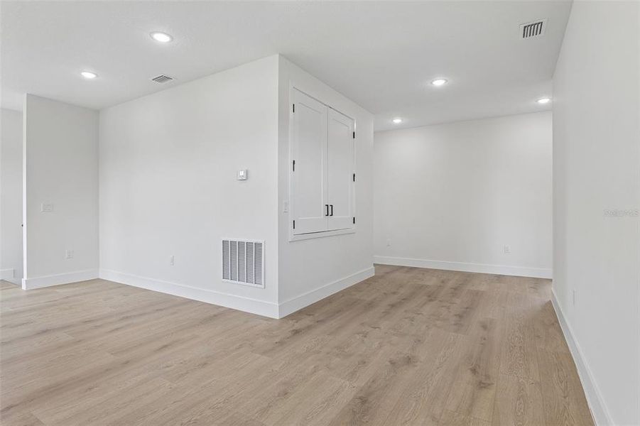 Spacious, unfurnished interior of a new home in , Auburndale (Image 34).