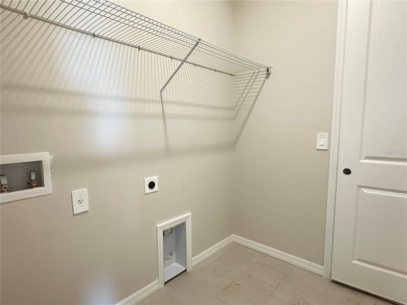 Spacious, unfurnished interior of a new home in Berry Bay, Wimauma (Image 14).