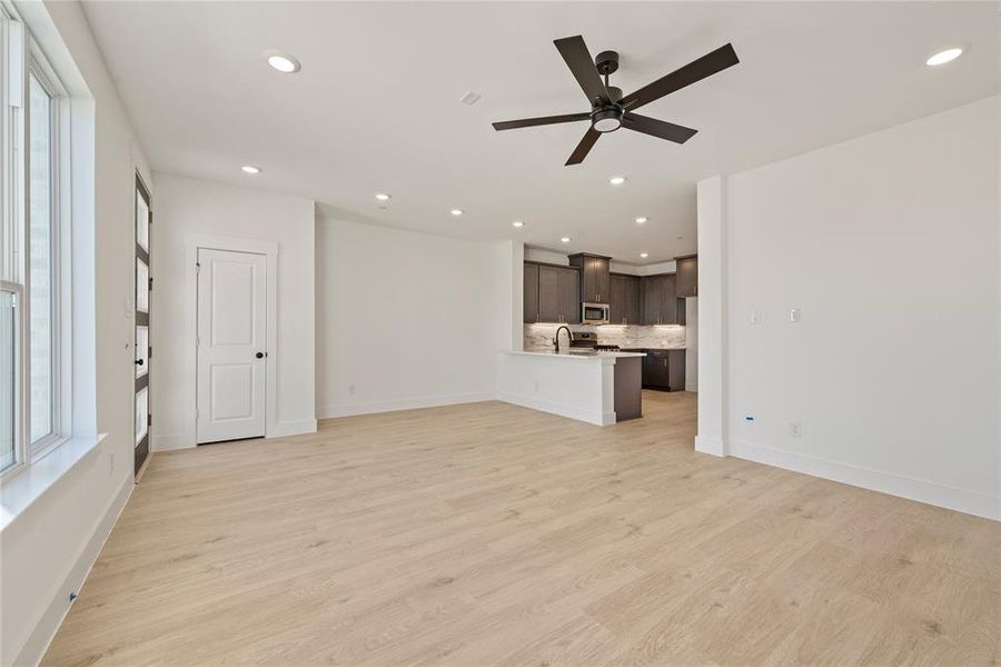 Spacious, unfurnished interior of a new home in Talia, Mesquite (Image 24).