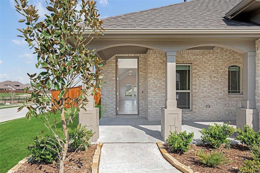 Exterior details and patio area of a home in Liberty, Melissa (Image 3).