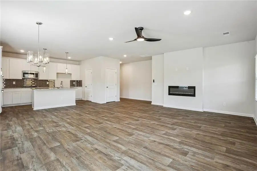 Spacious, unfurnished interior of a new home in Conner Springs, Social Circle (Image 30).