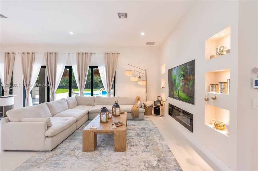 Furnished interior view inside a new home in , Clewiston (Image 8).