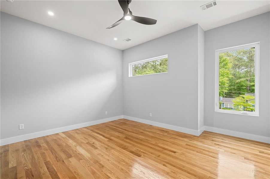 Spacious, unfurnished interior of a new home in , Alpharetta (Image 41).