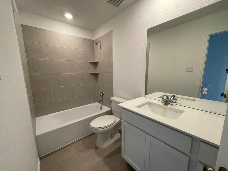 Furnished interior view inside a new home in Waterstone: Highlands Collections, Kyle (Image 3). Furnished interior view inside a new home in Waterstone: Highlands Collections, Kyle (Image 3).