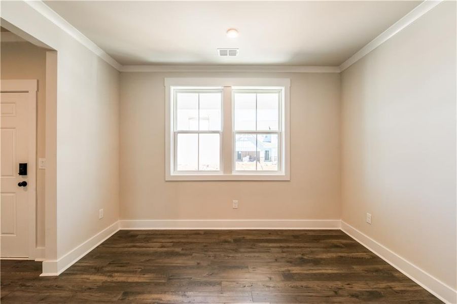 Spacious, unfurnished interior of a new home in Cambridge at Steels Bridge, Canton (Image 21).