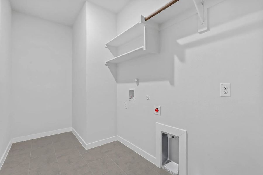 Representative furnished interior of a home built from the Garrison II by Cheldan Homes in Stoneview, Glen Rose (Image 36).