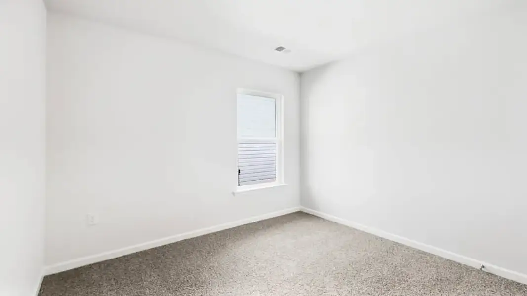 Spacious, unfurnished interior of a new home in Reedy Fork Place, Seneca (Image 24).